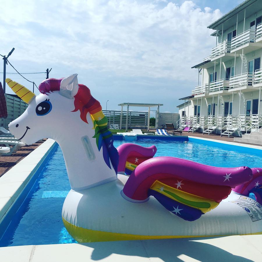 Family Hotel Happy Inn ザトカ エクステリア 写真