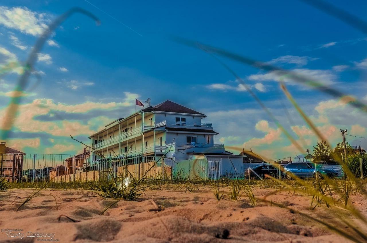 Family Hotel Happy Inn ザトカ エクステリア 写真